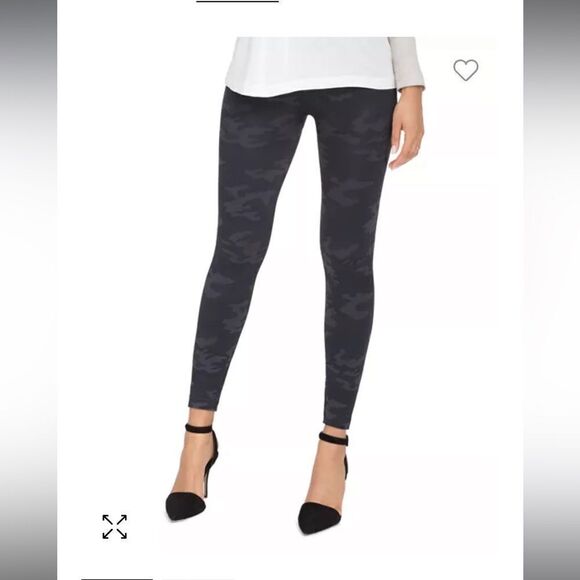 Womens Spanx Look at me Now Seamless Leggings in gray camo, size XS NWT - Picture 1 of 7